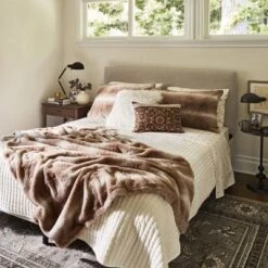 Londonberry Turned Metal Accent Table Black - Threshold 18 Londonberry Turned Metal Accent Table Black - Threshold -Quality Furniture Store GUEST 44ede14b fd70 499f 8598 6900caa64fb1